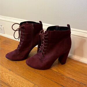 Women's Lace-Up Block Heel Ankle Boots - Burgundy